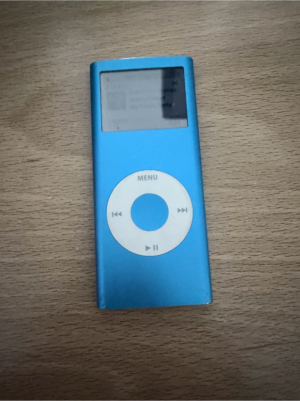 Apple Blue iPod Nano 2 nd Generation - Picture 3 of 6